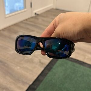 BNWOT Oakley Valve Polarized Sunglasses $242